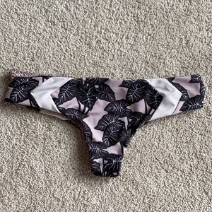 NWOT ACACIA Swimwear - Back Elephant Mentawai Bikini Bottom - Large